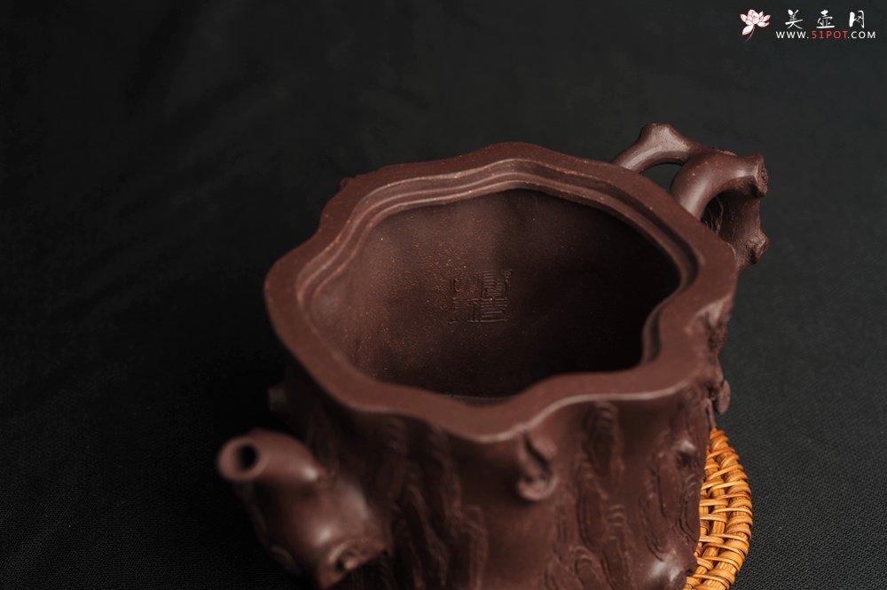 紫砂壶图片：潜力股唐老师 全手工精致老紫泥松桩壶 肌理丰富生动 期待与您结缘 - 宜兴紫砂壶网