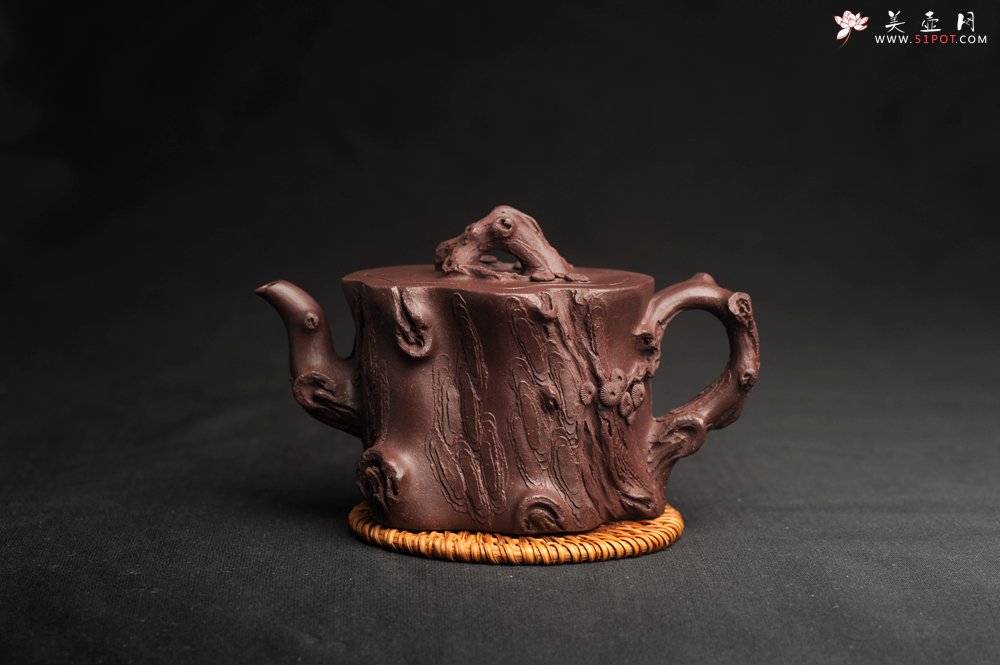 紫砂壶图片：潜力股唐老师 全手工精致老紫泥松桩壶 肌理丰富生动 期待与您结缘 - 宜兴紫砂壶网