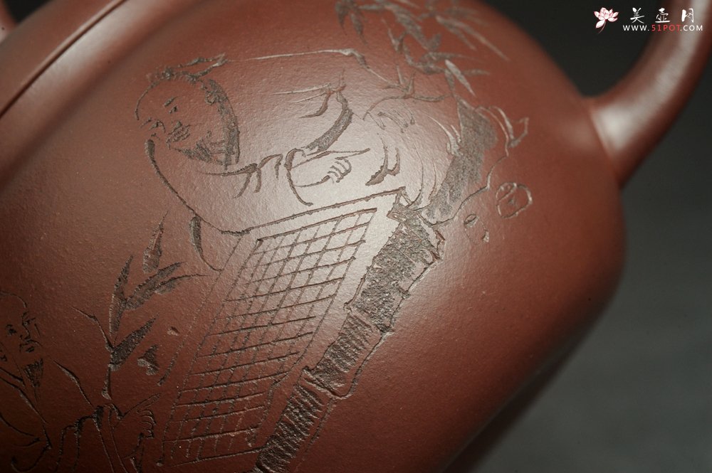 紫砂壶图片：特油润底曹青 全手工一捺底景舟茄段 装饰人物特文气 期待与亲结缘 - 宜兴紫砂壶网