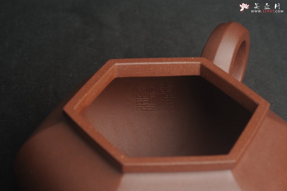 紫砂壶图片：实力派张海艳全手工油润底曹青藏六方壶 线面挺快 - 宜兴紫砂壶网