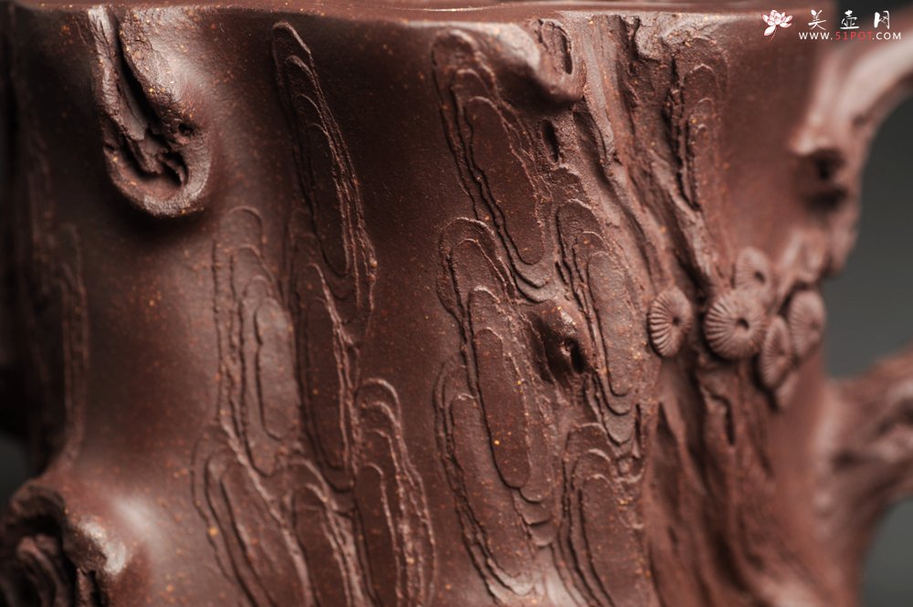 紫砂壶图片：潜力股唐老师 全手工精致老紫泥松桩壶 肌理丰富生动 期待与您结缘 - 宜兴紫砂壶网