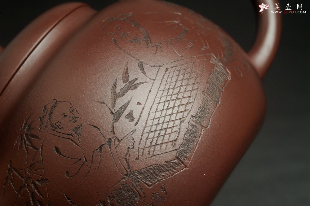 紫砂壶图片：特油润底曹青 全手工一捺底景舟茄段 装饰人物特文气 期待与亲结缘 - 宜兴紫砂壶网