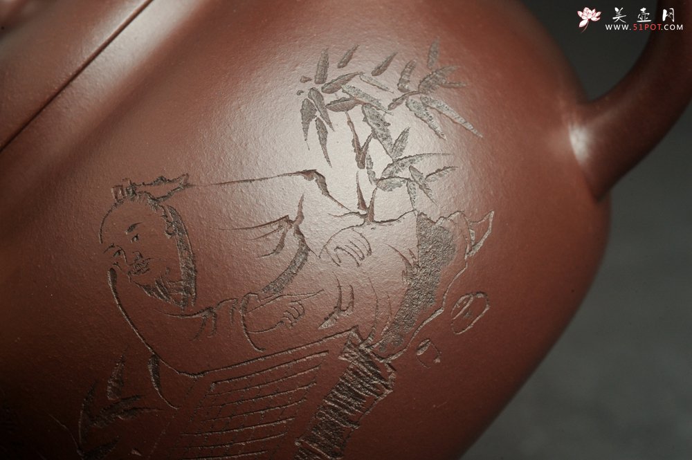 紫砂壶图片：特油润底曹青 全手工一捺底景舟茄段 装饰人物特文气 期待与亲结缘 - 宜兴紫砂壶网