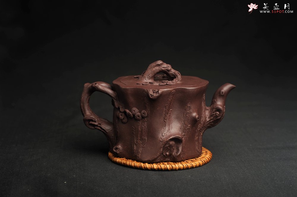 紫砂壶图片：潜力股唐老师 全手工精致老紫泥松桩壶 肌理丰富生动 期待与您结缘 - 宜兴紫砂壶网