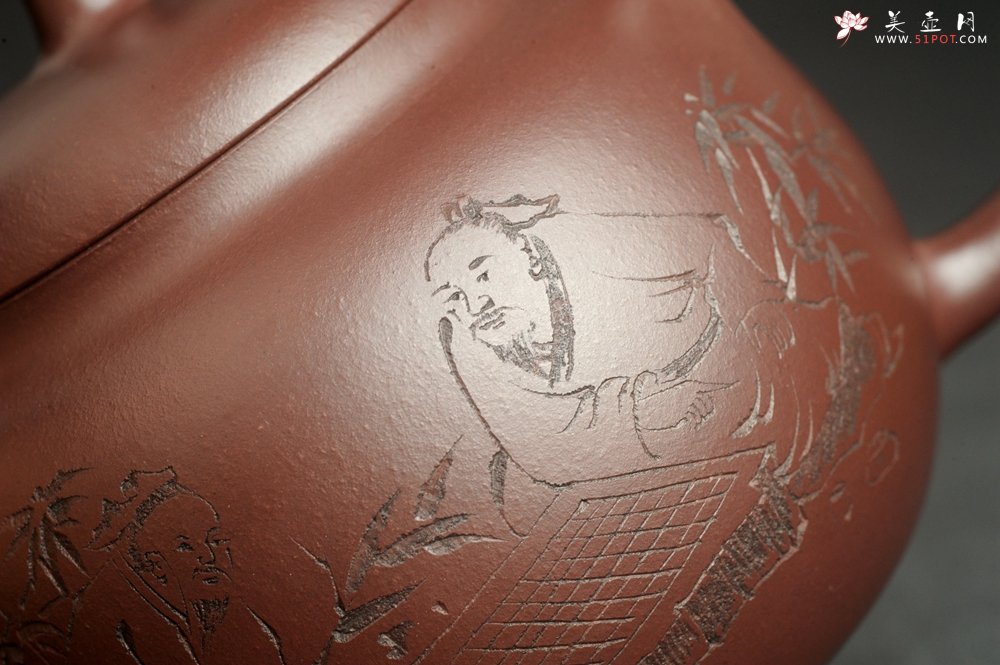 紫砂壶图片：特油润底曹青 全手工一捺底景舟茄段 装饰人物特文气 期待与亲结缘 - 宜兴紫砂壶网