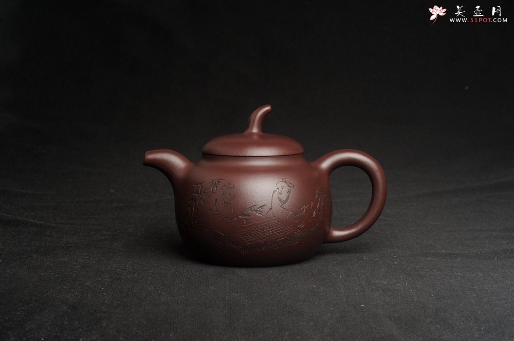 紫砂壶图片：特油润底曹青 全手工一捺底景舟茄段 装饰人物特文气 期待与亲结缘 - 宜兴紫砂壶网