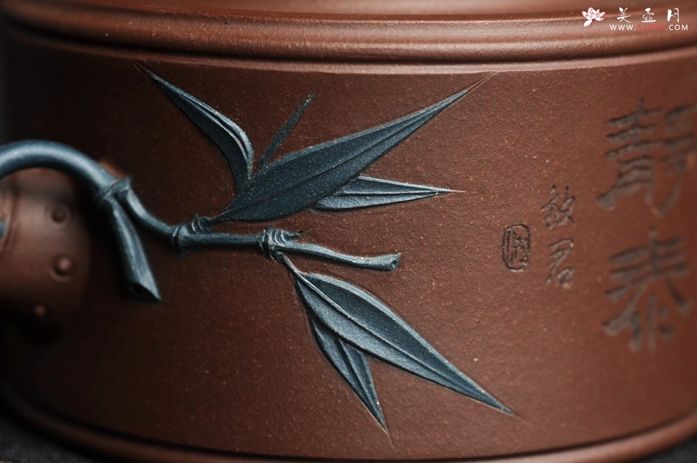 紫砂壶图片：美壶特惠 精致松竹梅岁寒三友竹段壶 茶人醉爱 - 宜兴紫砂壶网