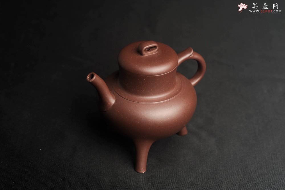 紫砂壶图片：美壶特惠  精致紫泥三足鼎壶 茶人醉爱 - 宜兴紫砂壶网