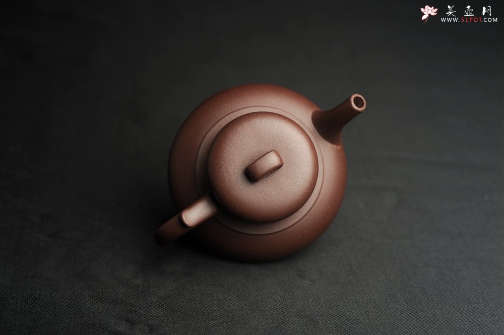 紫砂壶图片：美壶特惠  精致紫泥三足鼎壶 茶人醉爱 - 宜兴紫砂壶网