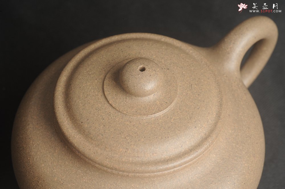 紫砂壶图片：特好高温本山老段泥 全手工高虚扁紫砂茶壶 - 宜兴紫砂壶网