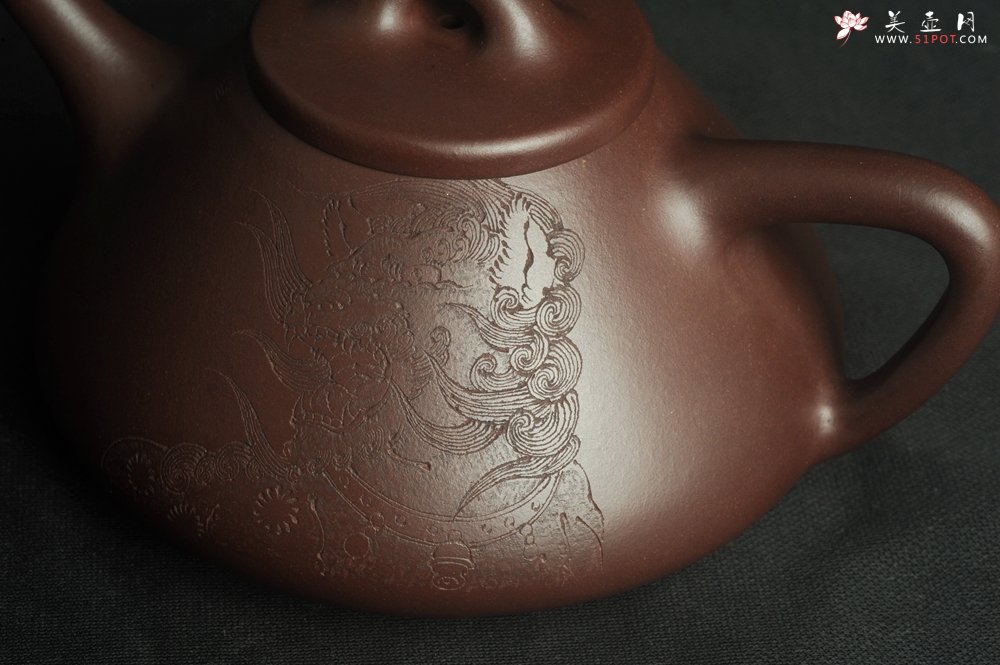 紫砂壶图片：特油润底曹青 全手工子冶石瓢 助工装饰瑞兽 - 宜兴紫砂壶网