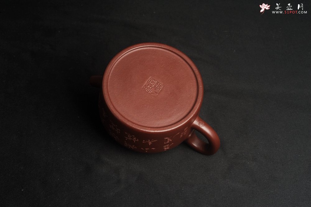 紫砂壶图片：油润黄龙山4号深井红皮龙 全手工德中壶 做工特好 装饰庄周梦蝶图 特文气 - 宜兴紫砂壶网