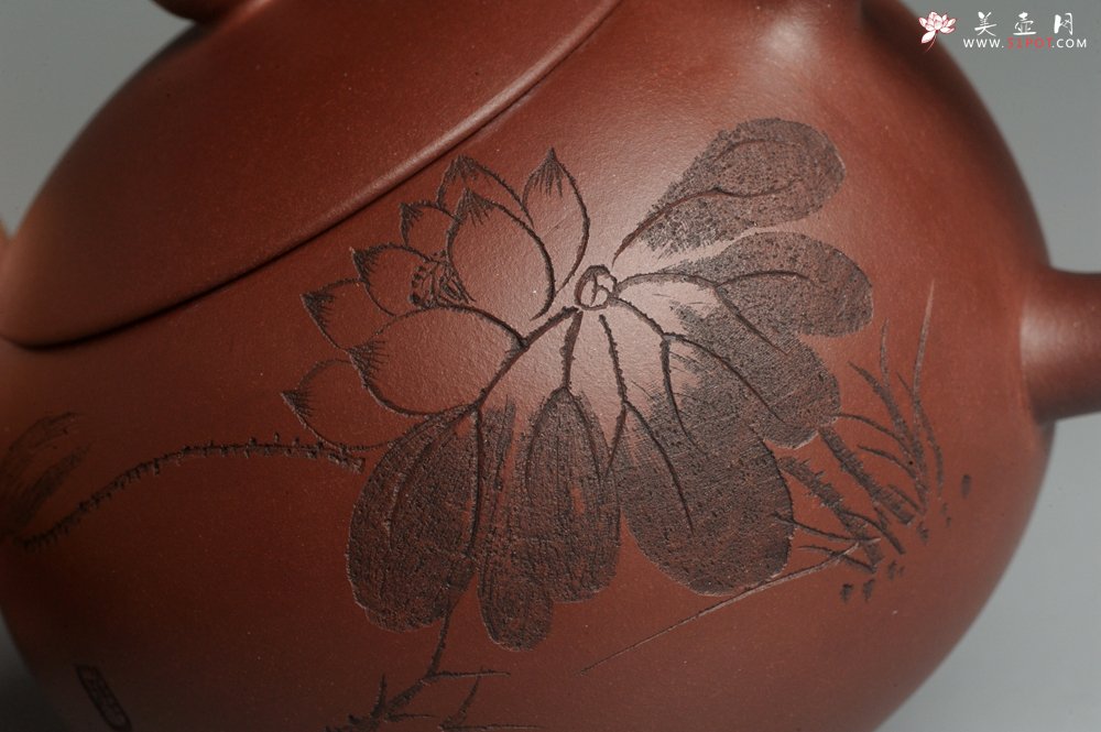 紫砂壶图片：美壶特惠 精致荷风十里优质紫泥西施 装饰田园荷叶游鱼之乐特文气 茶人醉爱 - 宜兴紫砂壶网