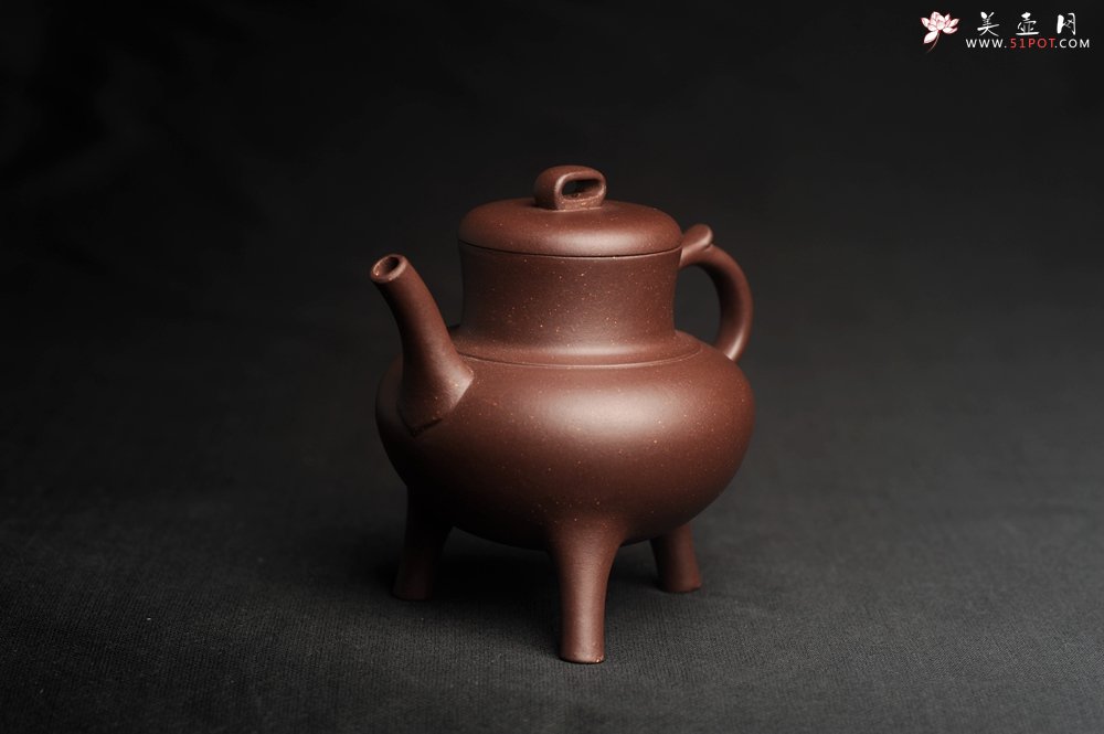 紫砂壶图片：美壶特惠  精致紫泥三足鼎壶 茶人醉爱 - 宜兴紫砂壶网
