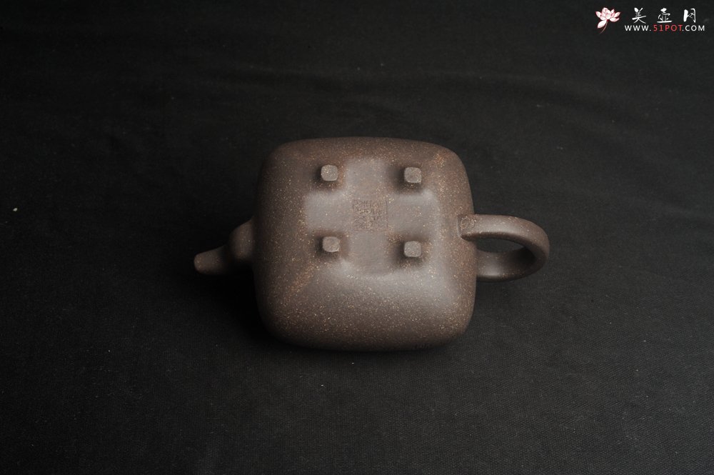 紫砂壶图片：实力派张海艳全手工特好老青灰段泥传炉壶 装饰人物 一杯清茗可沁诗脾  特文气 - 宜兴紫砂壶网