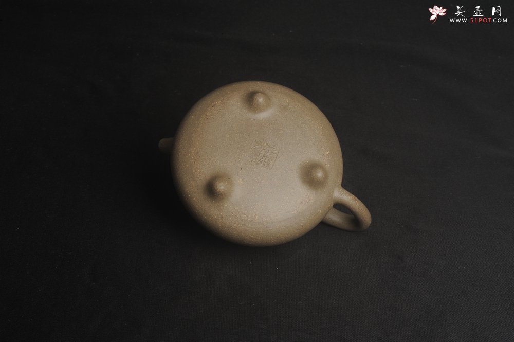 紫砂壶图片：美壶特惠 美壶网特供限量极品高温四号井老青段 精工乳瓢茶壶 装饰人物图 特文气 - 宜兴紫砂壶网