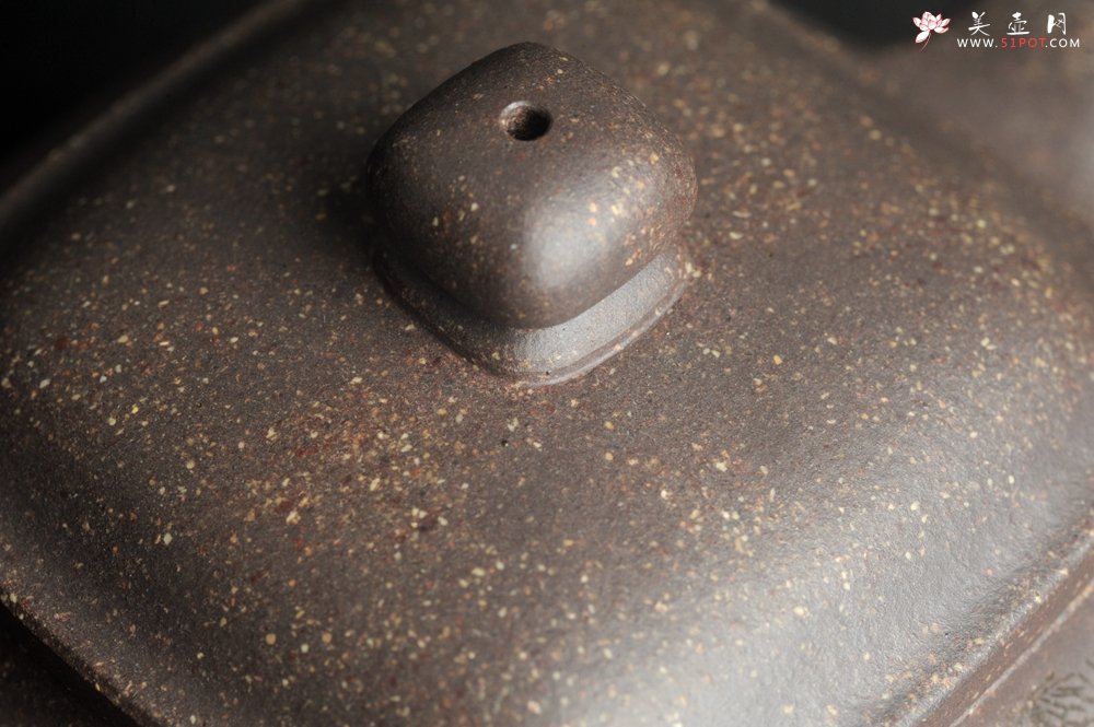 紫砂壶图片：实力派张海艳全手工特好老青灰段泥传炉壶 装饰人物 一杯清茗可沁诗脾  特文气 - 宜兴紫砂壶网