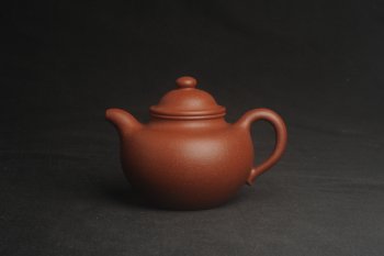 紫砂壶图片：美壶特惠 精致红降坡泥莲子壶 - 宜兴紫砂壶网