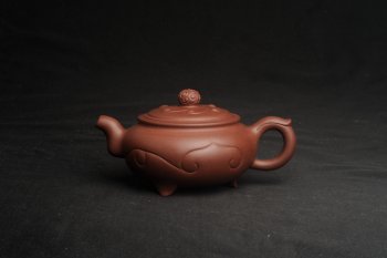 紫砂壶图片：美壶特惠 优质紫泥精工三角如意壶 嵌盖难度大 - 宜兴紫砂壶网