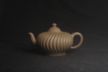 紫砂壶图片：美壶特惠 精致青段旋风紫砂壶 - 宜兴紫砂壶网