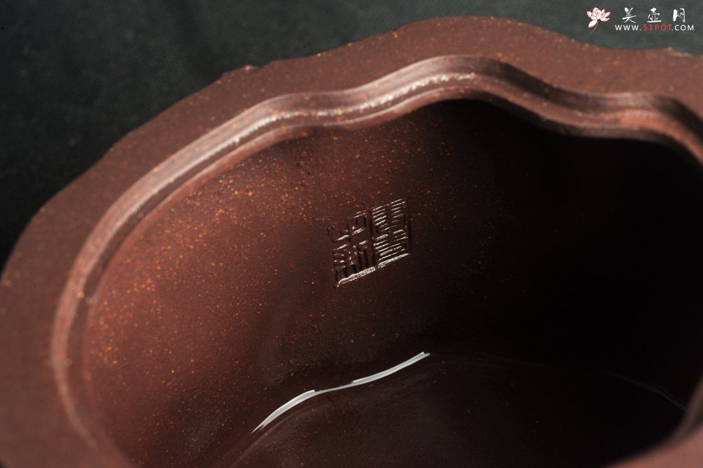 紫砂壶图片：潜力股唐老师 全手工精致紫泥桩壶 肌理丰富生动 期待与您结缘 - 宜兴紫砂壶网