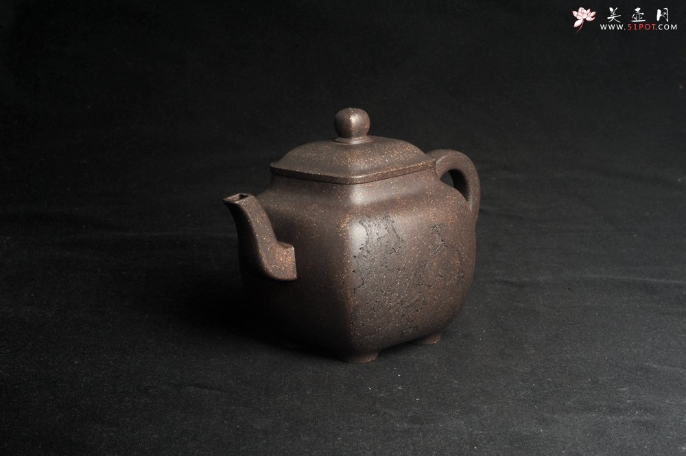 紫砂壶图片：实力派张海艳 全手工油润老青灰段泥重器鸣远四方 气势磅礴 用心之作 装饰拜石图特文气 - 宜兴紫砂壶网