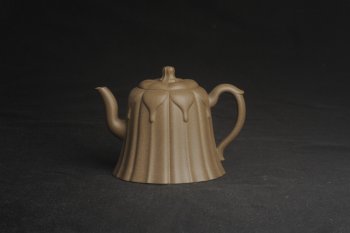 紫砂壶图片：美壶特惠 精致青段滴水之恩壶 - 宜兴紫砂壶网