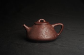 紫砂壶图片：潜力股周小培 特好全手工底槽清子冶石瓢 何如玉川翁 松风煮秋水 - 宜兴紫砂壶网