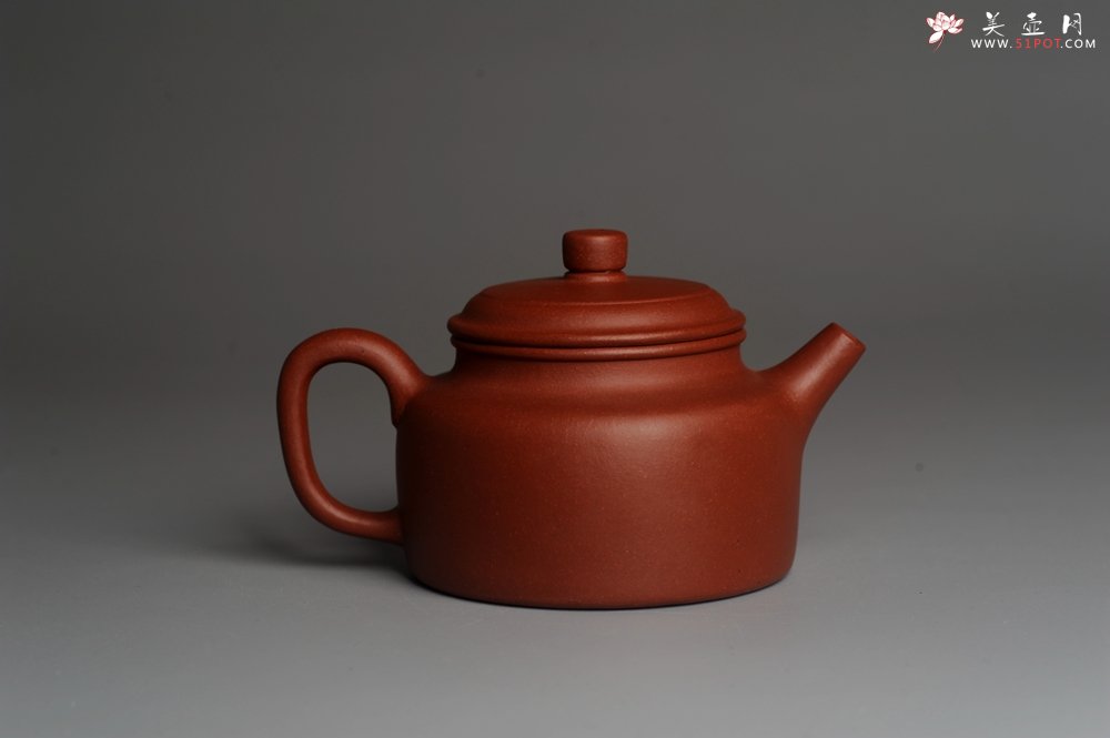 紫砂壶图片：美壶特惠 优质清水泥精致德中壶 矿物质丰富 茶人醉爱 - 宜兴紫砂壶网