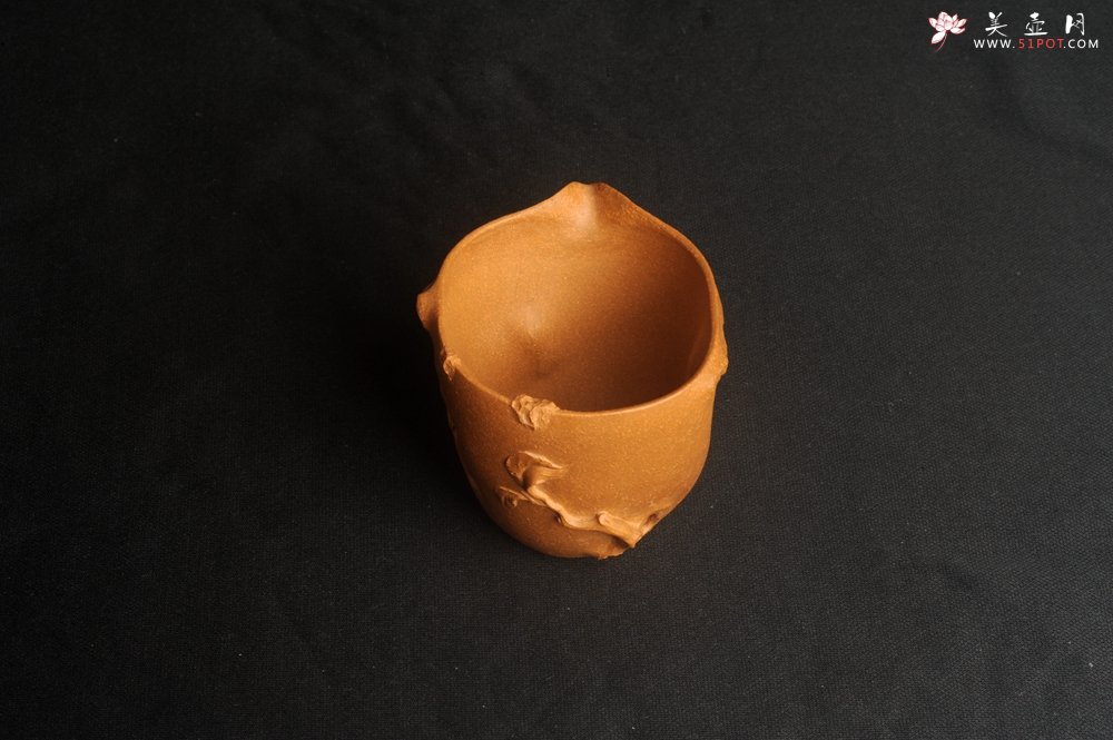 紫砂壶图片：美杯特惠 潜力股赵老师 全手工老黄段泥公道杯 贴页灵动 - 宜兴紫砂壶网