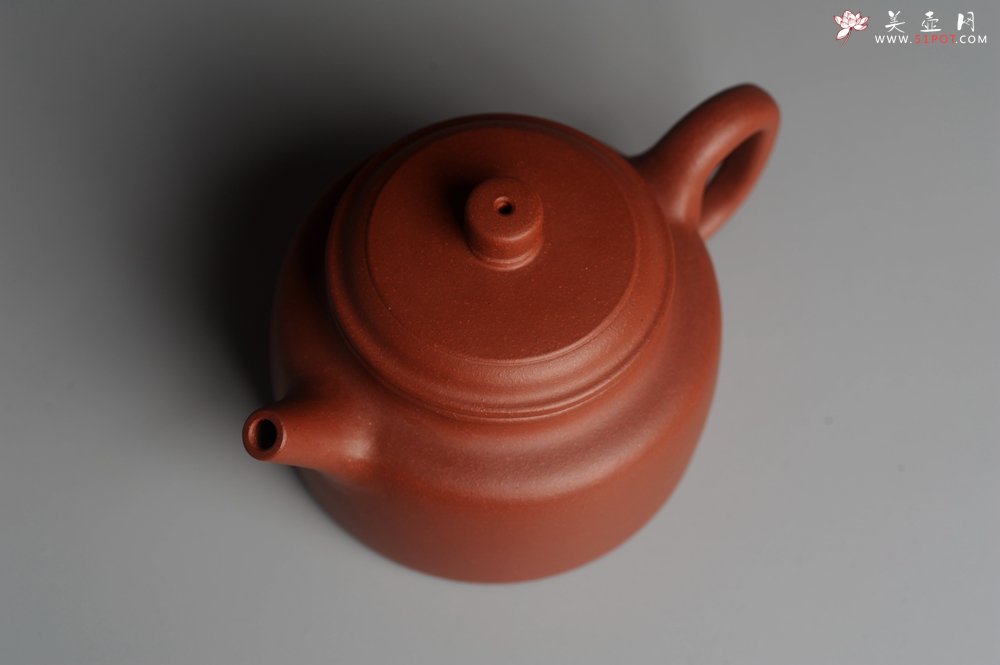 紫砂壶图片：美壶特惠 优质清水泥精致德中壶 矿物质丰富 茶人醉爱 - 宜兴紫砂壶网