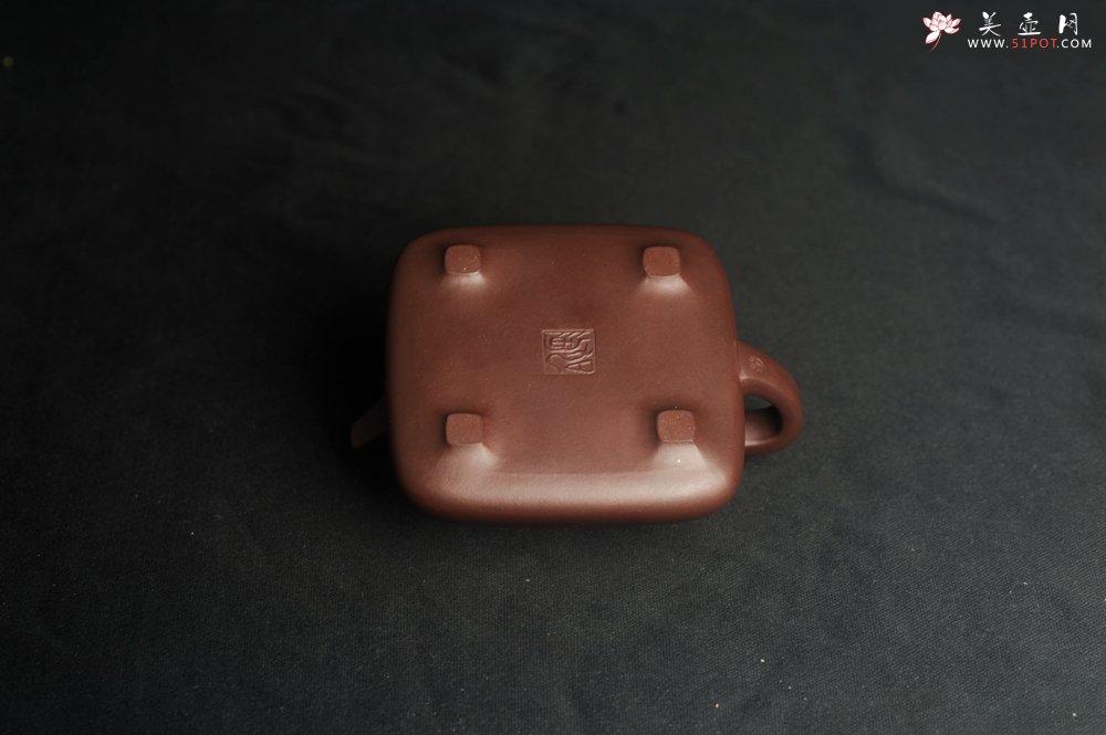 紫砂壶图片：美壶特惠 林旭陶 精致全手工混方石瓢 装饰人物特文气 明月一壶酒 - 宜兴紫砂壶网