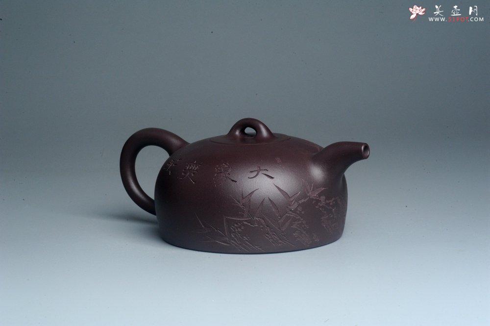 紫砂壶图片：潜力股周小培老师 油润底槽清 卡盖难度相当大 全手工大半月紫砂壶 大象无形 特文气 期待与亲结缘 - 宜兴紫砂壶网