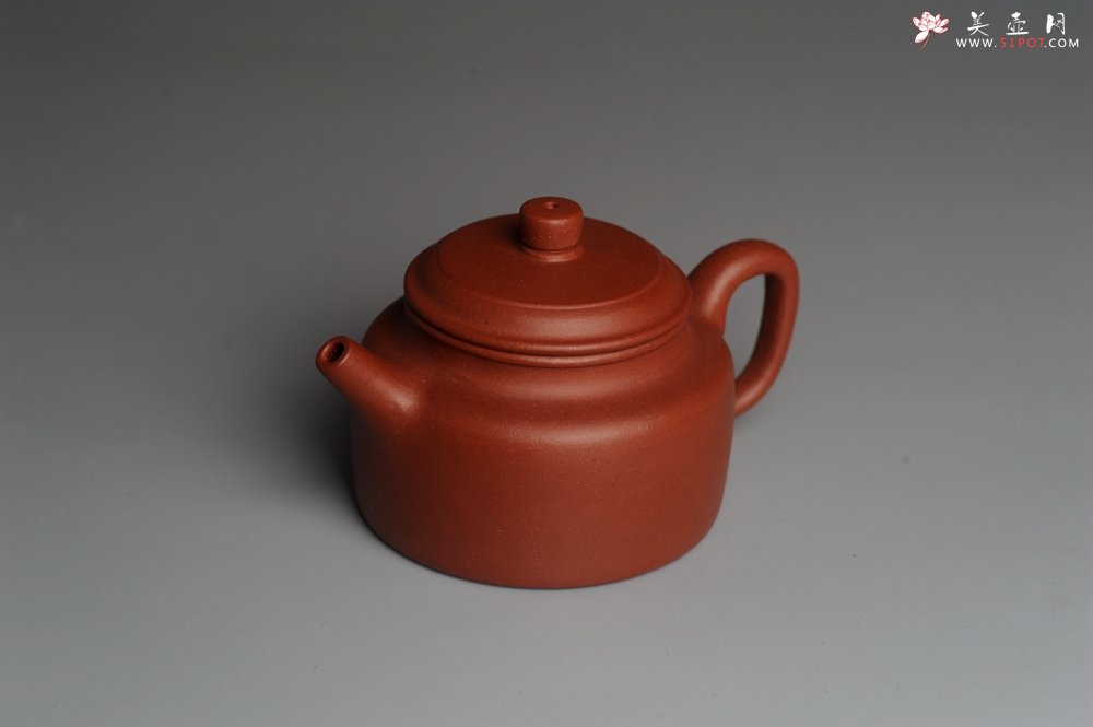 紫砂壶图片：美壶特惠 优质清水泥精致德中壶 矿物质丰富 茶人醉爱 - 宜兴紫砂壶网