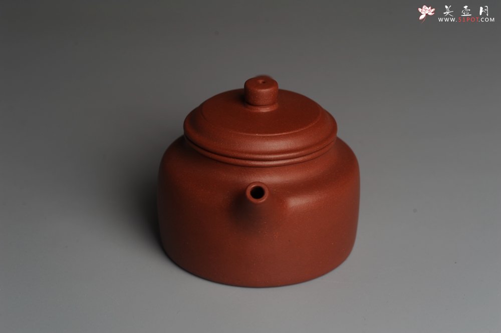 紫砂壶图片：美壶特惠 优质清水泥精致德中壶 矿物质丰富 茶人醉爱 - 宜兴紫砂壶网