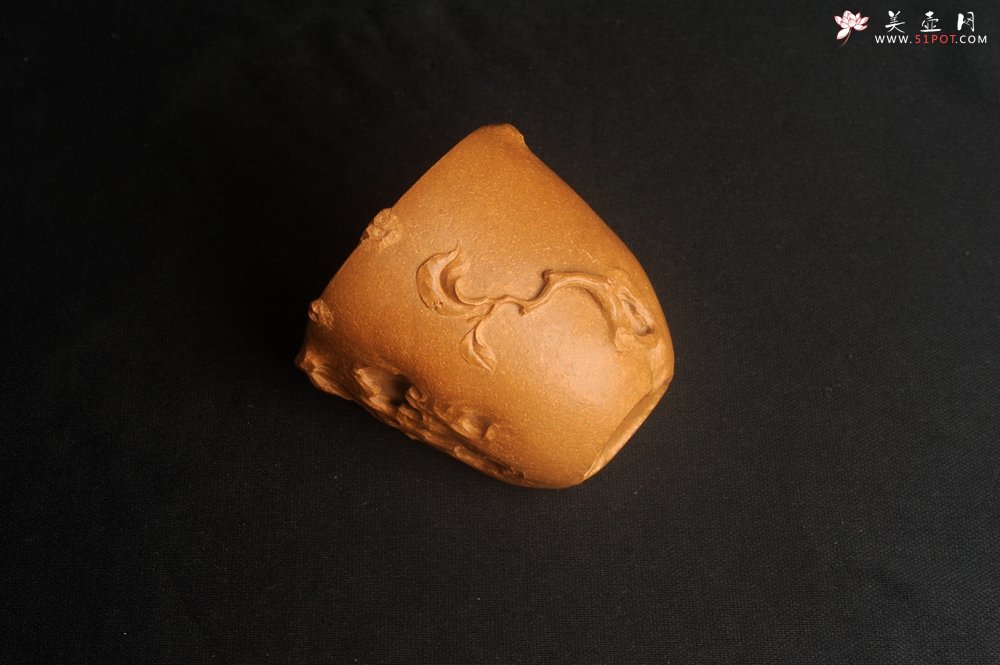 紫砂壶图片：美杯特惠 潜力股赵老师 全手工老黄段泥公道杯 贴页灵动 - 宜兴紫砂壶网