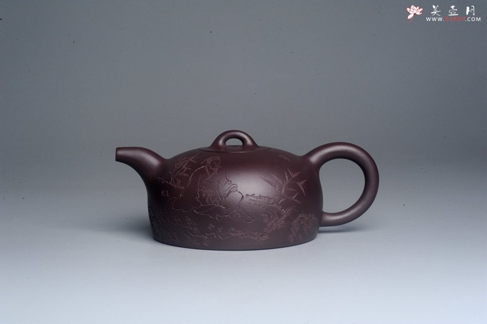 紫砂壶图片：潜力股周小培老师 油润底槽清 卡盖难度相当大 全手工大半月紫砂壶 大象无形 特文气 期待与亲结缘 - 宜兴紫砂壶网