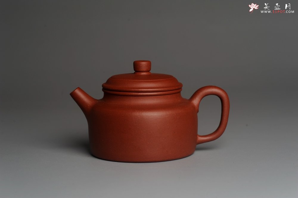 紫砂壶图片：美壶特惠 优质清水泥精致德中壶 矿物质丰富 茶人醉爱 - 宜兴紫砂壶网