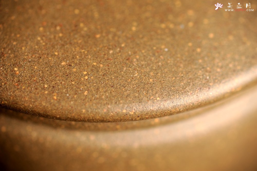 紫砂壶图片：,美壶特惠 精致青段汉瓦 茶人醉爱 - 宜兴紫砂壶网