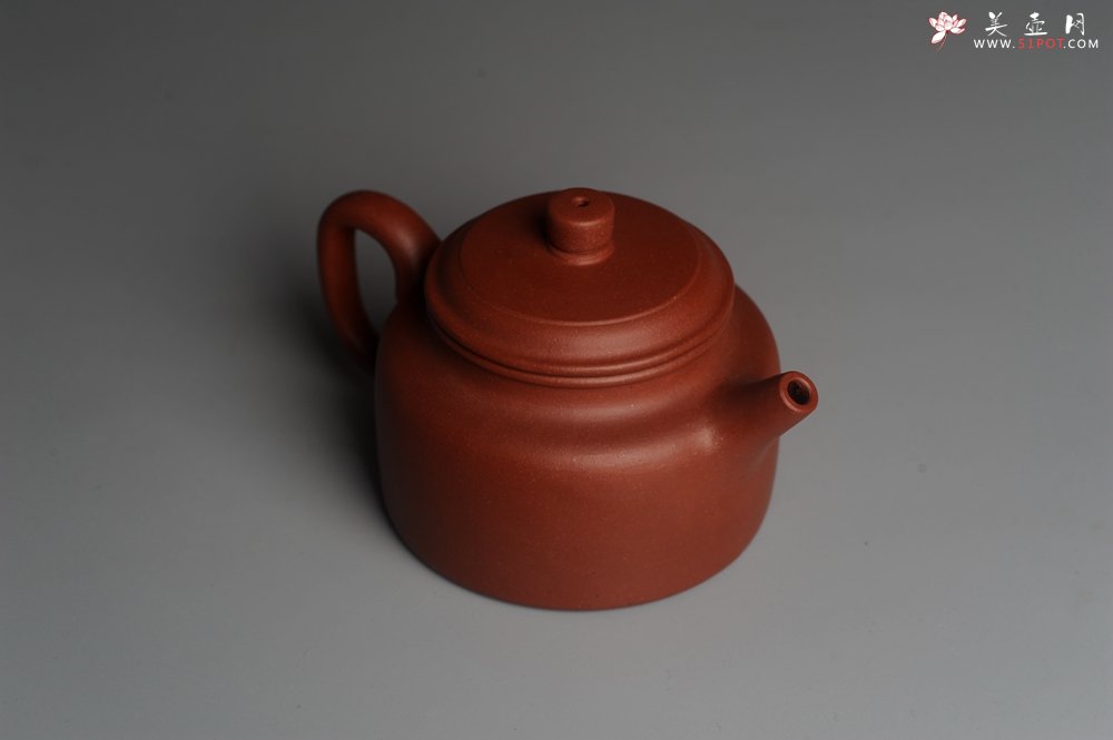 紫砂壶图片：美壶特惠 优质清水泥精致德中壶 矿物质丰富 茶人醉爱 - 宜兴紫砂壶网