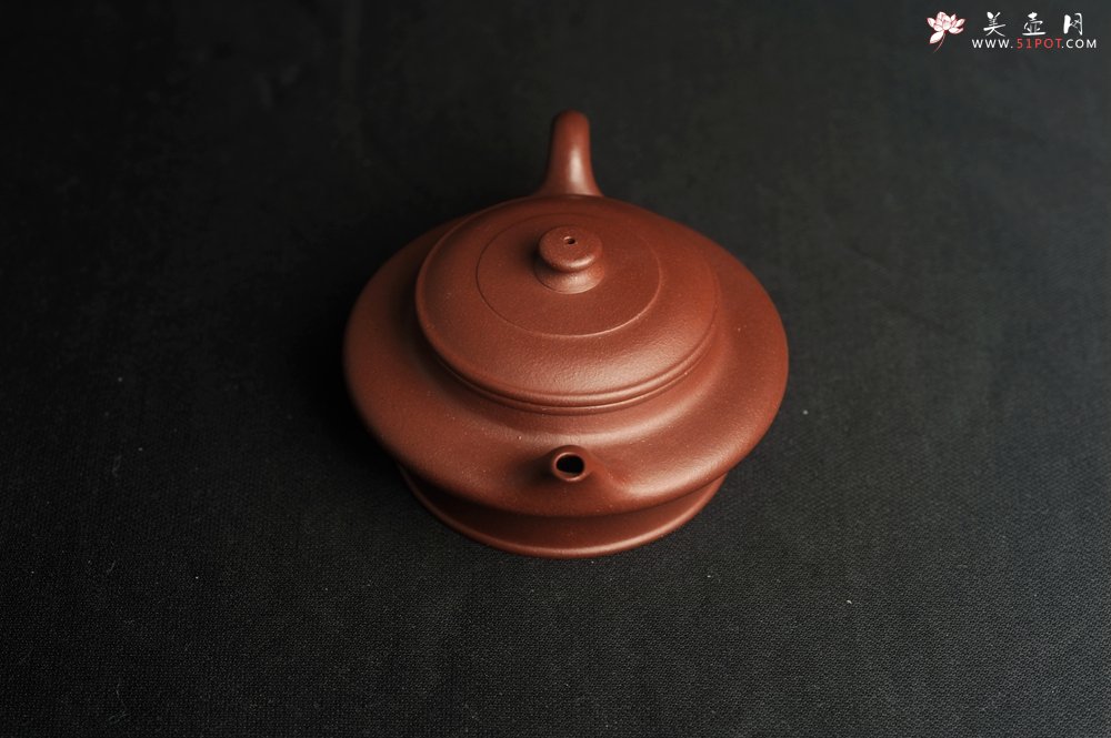 紫砂壶图片：美壶特惠 学学老师精工力作 四号井深井紫泥小虚扁茶壶 小品特难做 - 宜兴紫砂壶网