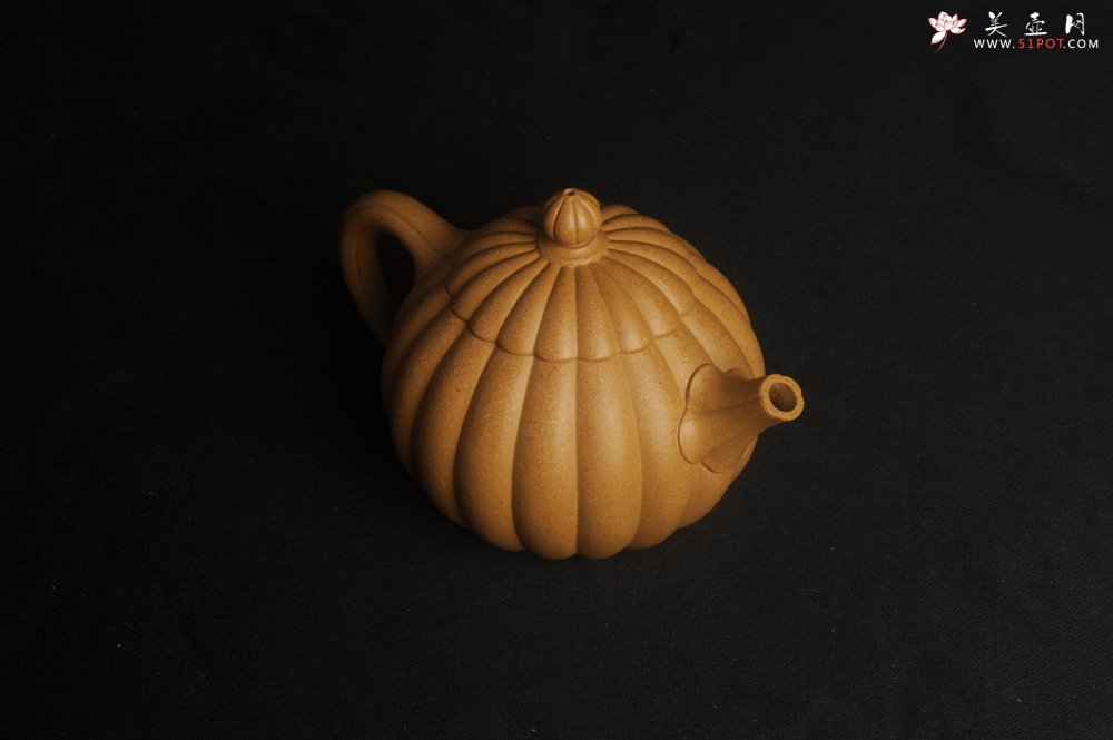 紫砂壶图片：实力派张海艳精工实力之作全手工菊瓣西施壶 壶特好 - 宜兴紫砂壶网