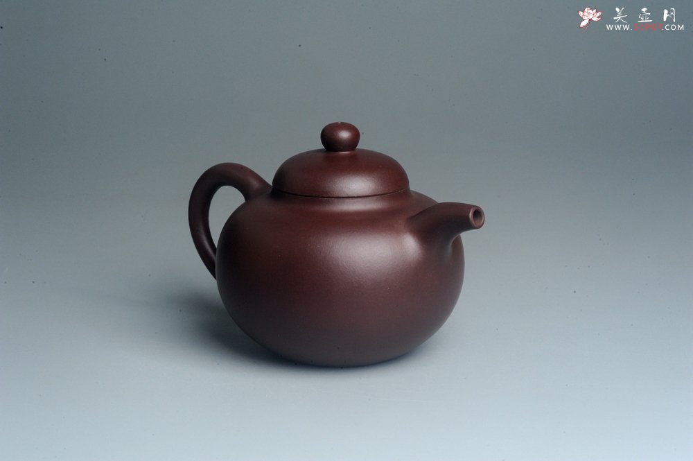 紫砂壶图片：潜力股周小培老师 原创全手工底槽青圆掇壶 - 宜兴紫砂壶网