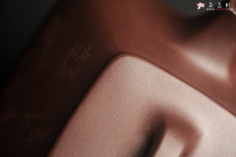 紫砂壶图片：美壶特惠 林旭陶 精致全手工混方石瓢 装饰人物特文气 此是诗仙坡老作 与君同试雨前茶 - 宜兴紫砂壶网