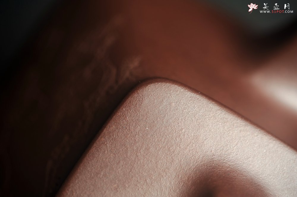 紫砂壶图片：美壶特惠 林旭陶 精致全手工混方石瓢 装饰人物特文气 明月一壶酒 - 宜兴紫砂壶网