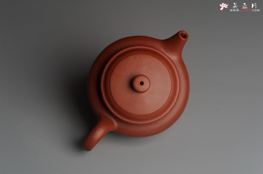 紫砂壶图片：美壶特惠 优质清水泥精致德中壶 矿物质丰富 茶人醉爱 - 宜兴紫砂壶网