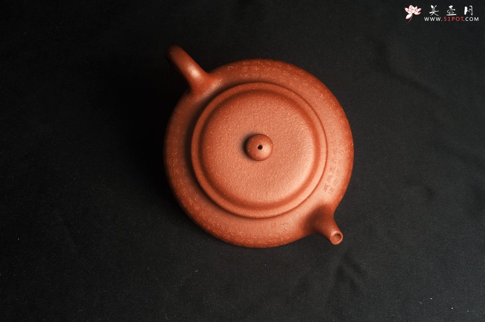 紫砂壶图片：美壶特惠 精致降坡泥心经虚扁壶 茶人醉爱 - 宜兴紫砂壶网