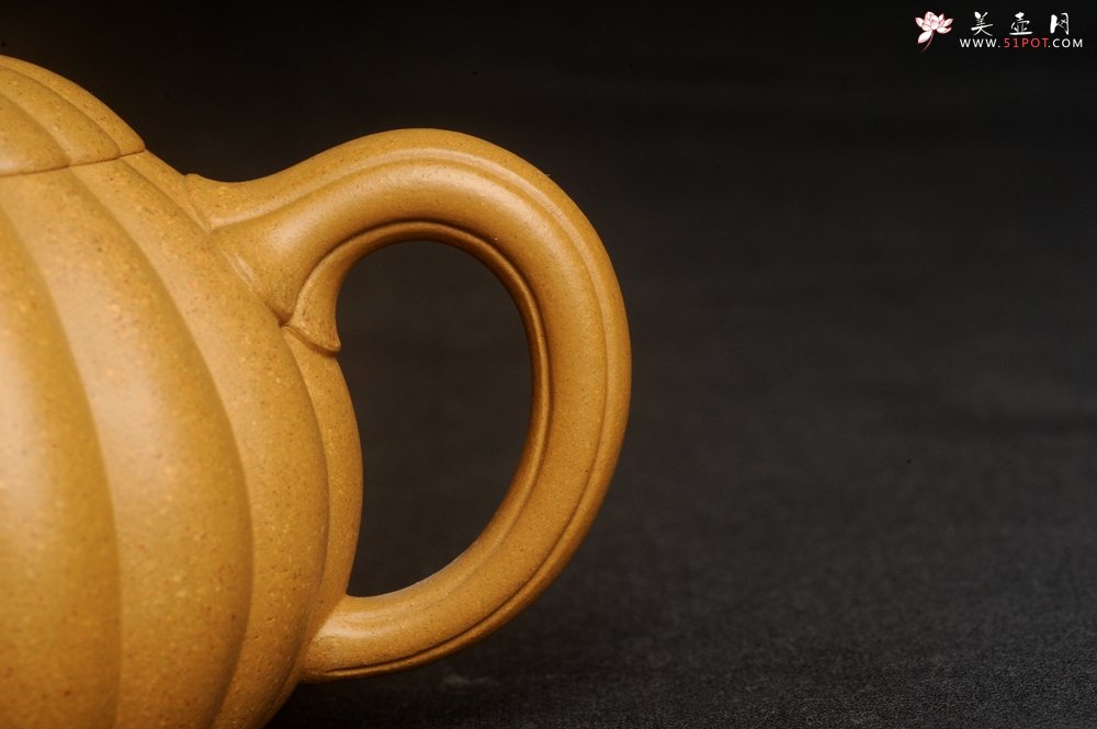 紫砂壶图片：实力派张海艳精工实力之作全手工菊瓣西施壶 壶特好 - 宜兴紫砂壶网