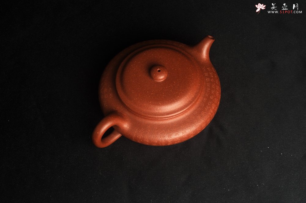 紫砂壶图片：美壶特惠 精致降坡泥心经虚扁壶 茶人醉爱 - 宜兴紫砂壶网