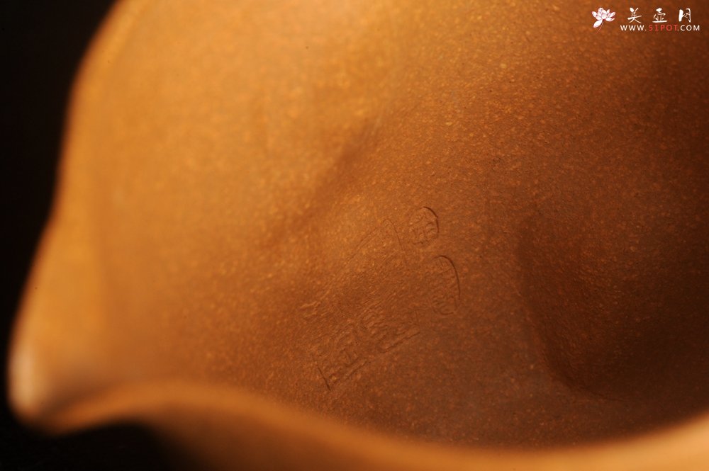 紫砂壶图片：美杯特惠 潜力股赵老师 全手工老黄段泥公道杯 贴页灵动 - 宜兴紫砂壶网